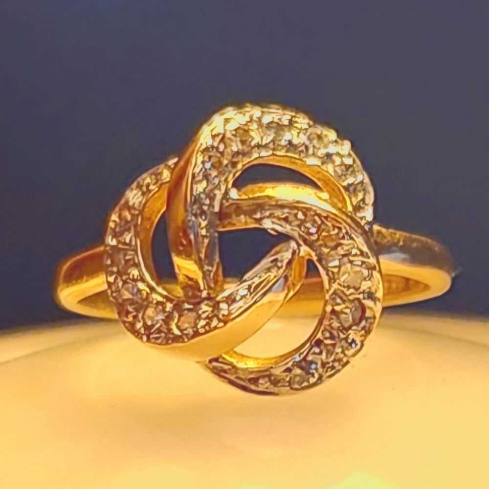 Gold 14k gold vintage ring with 14 natural earth single cut diamonds 💎
